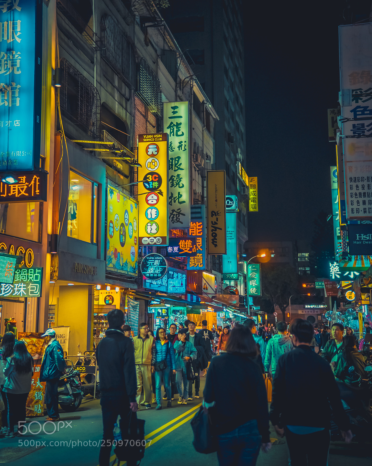 Sony a6300 sample photo. Taichung night market photography