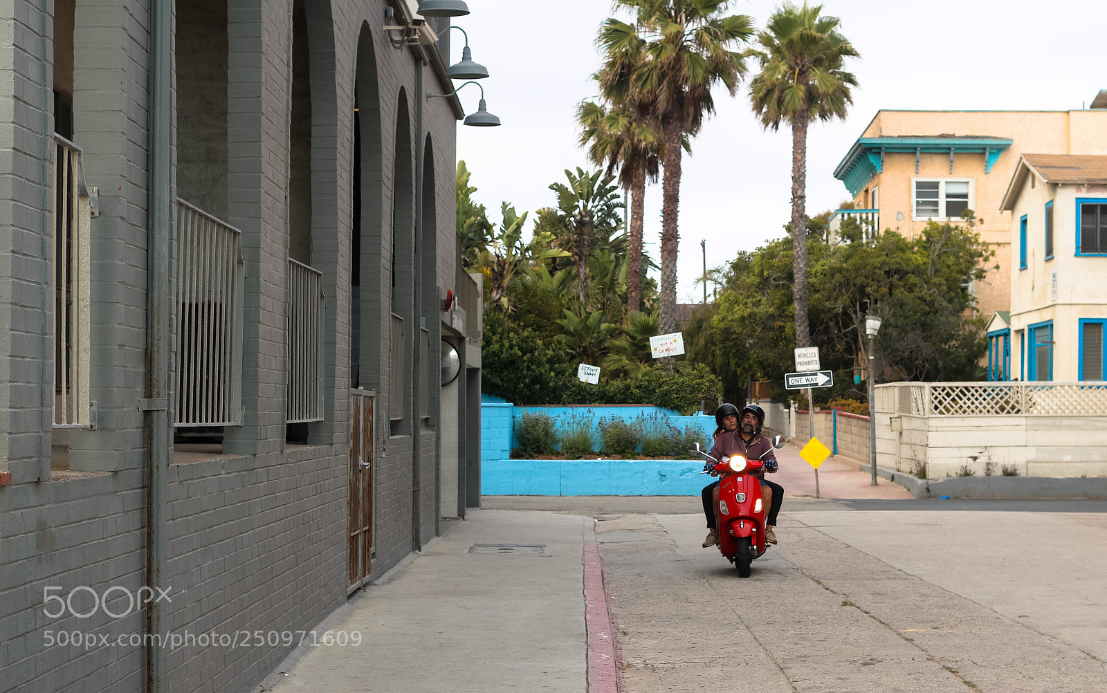Canon EOS 760D (EOS Rebel T6s / EOS 8000D) sample photo. Venice beach boardwalk.  photography