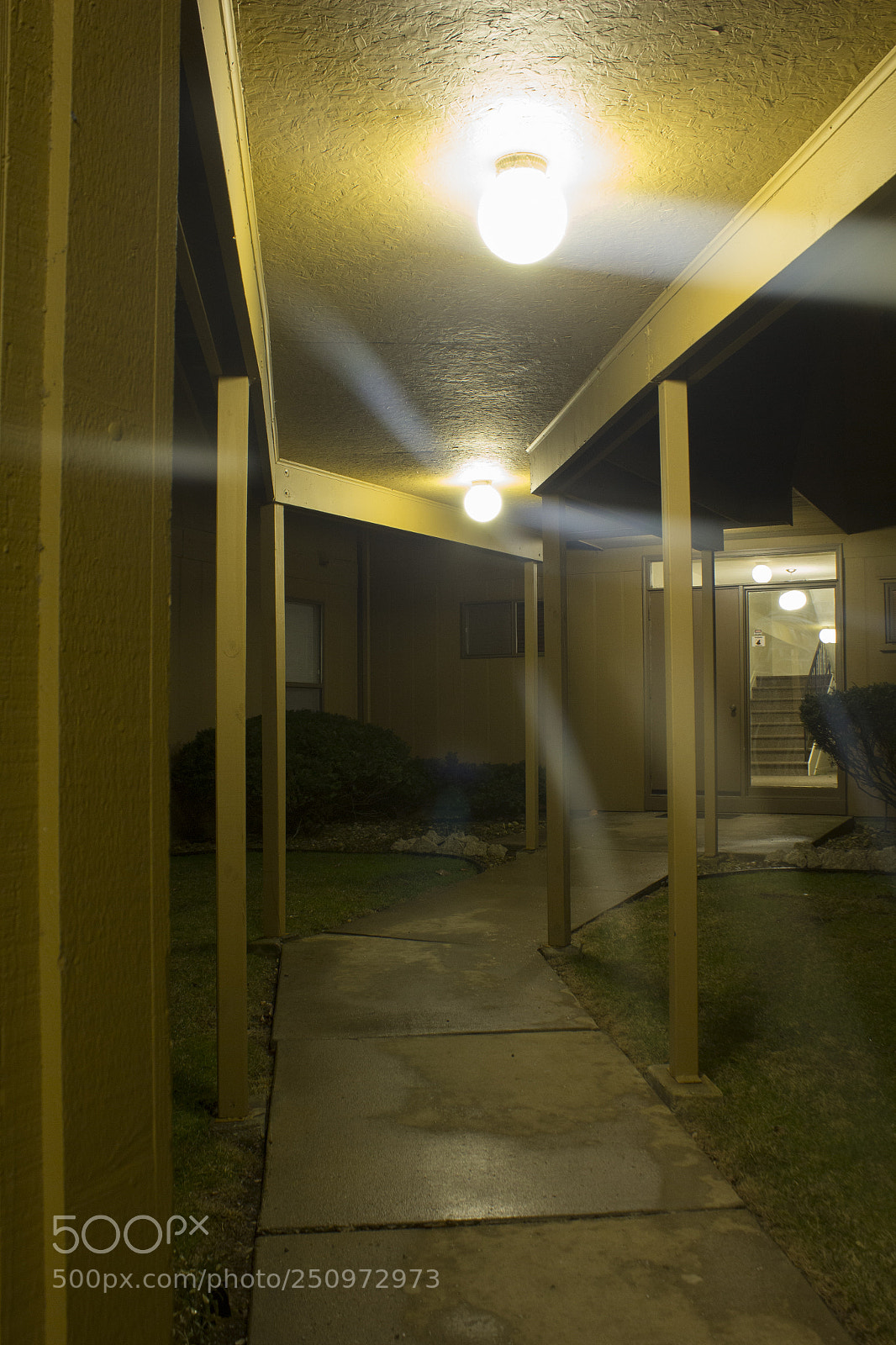 Canon EOS 1200D (EOS Rebel T5 / EOS Kiss X70 / EOS Hi) sample photo. From outdoor hallway to photography