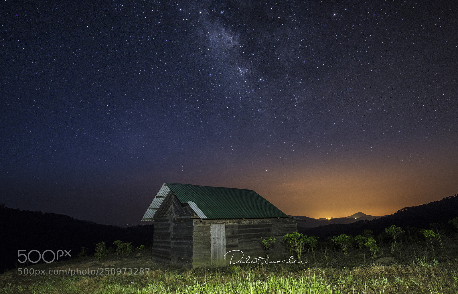 Canon EOS 5DS R sample photo. Milkyway house .jpg photography