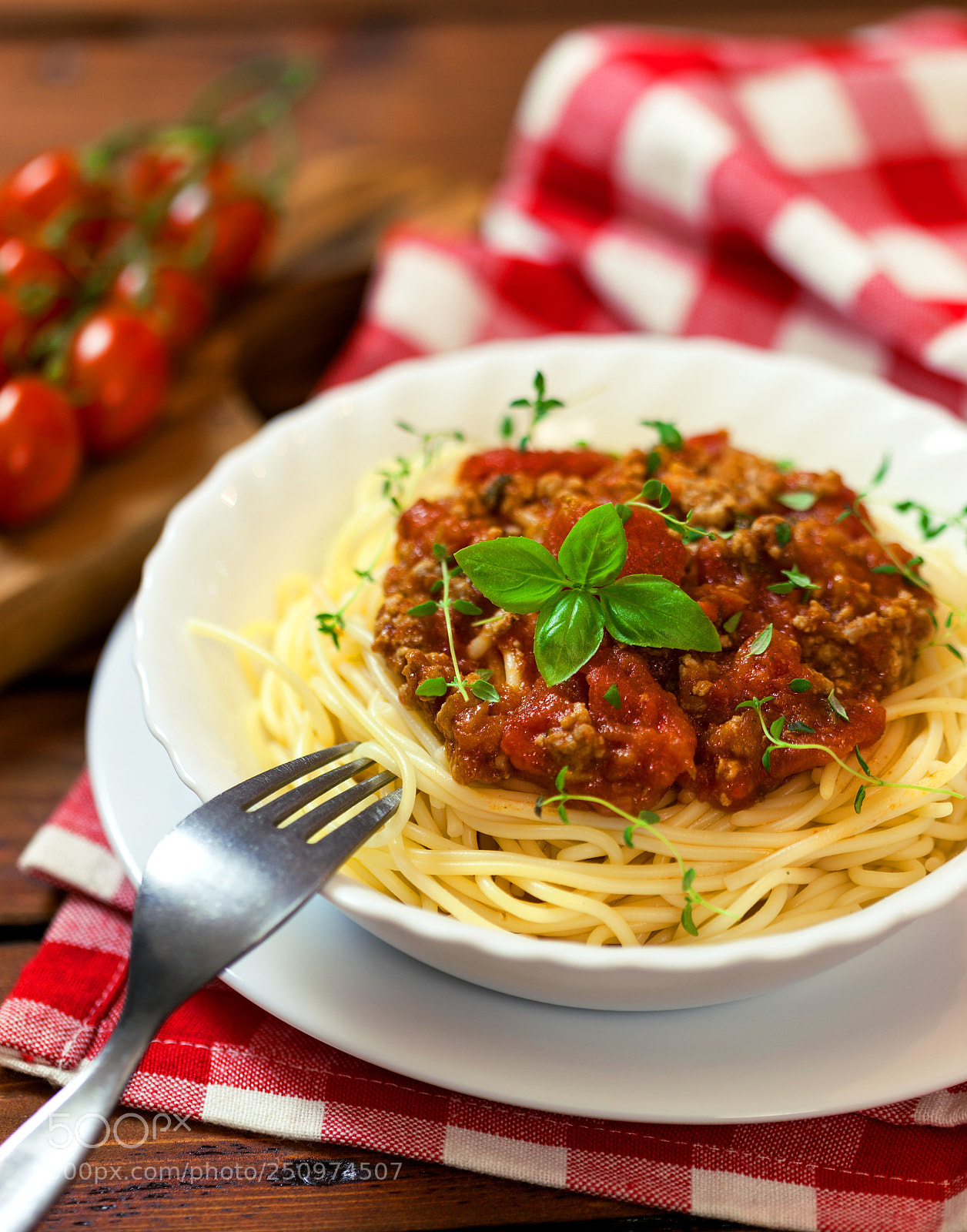 Canon EOS 5D Mark II sample photo. Spaghetti bolognese photography