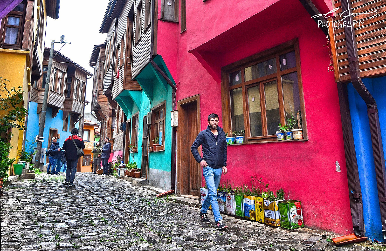 Nikon D7100 sample photo. Sokaktan geçiş photography