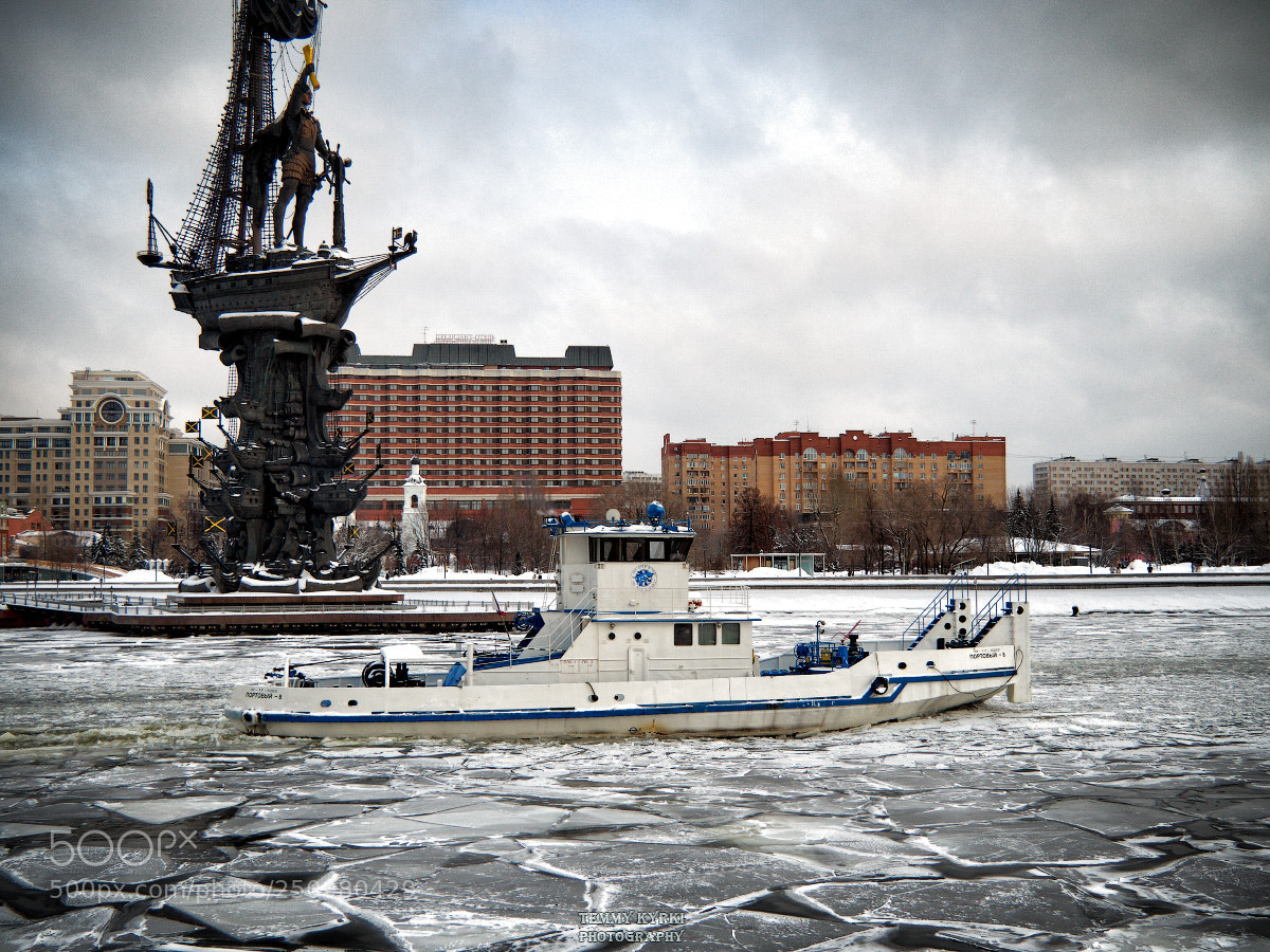 Olympus OM-D E-M5 sample photo. Icebreaker photography