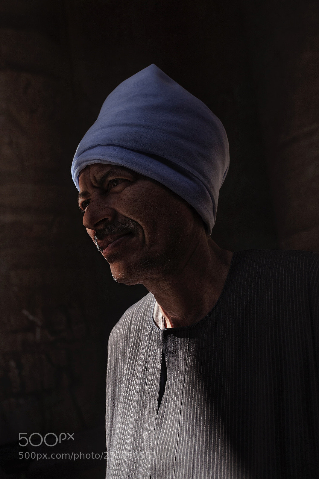 Canon EOS 5D Mark II sample photo. The guard of ancient photography