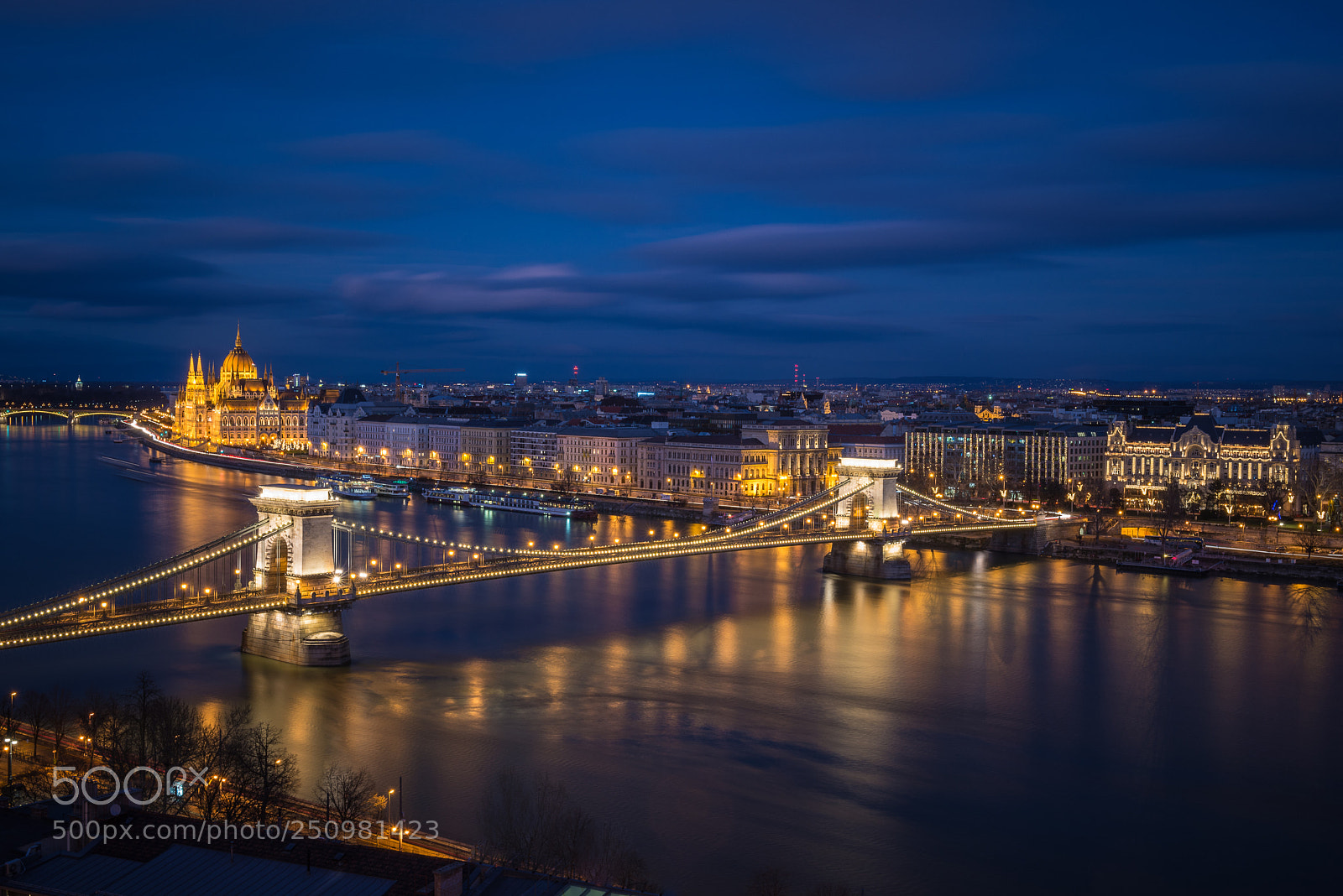 Nikon D610 sample photo. Ночной Будапешт. Парламент photography