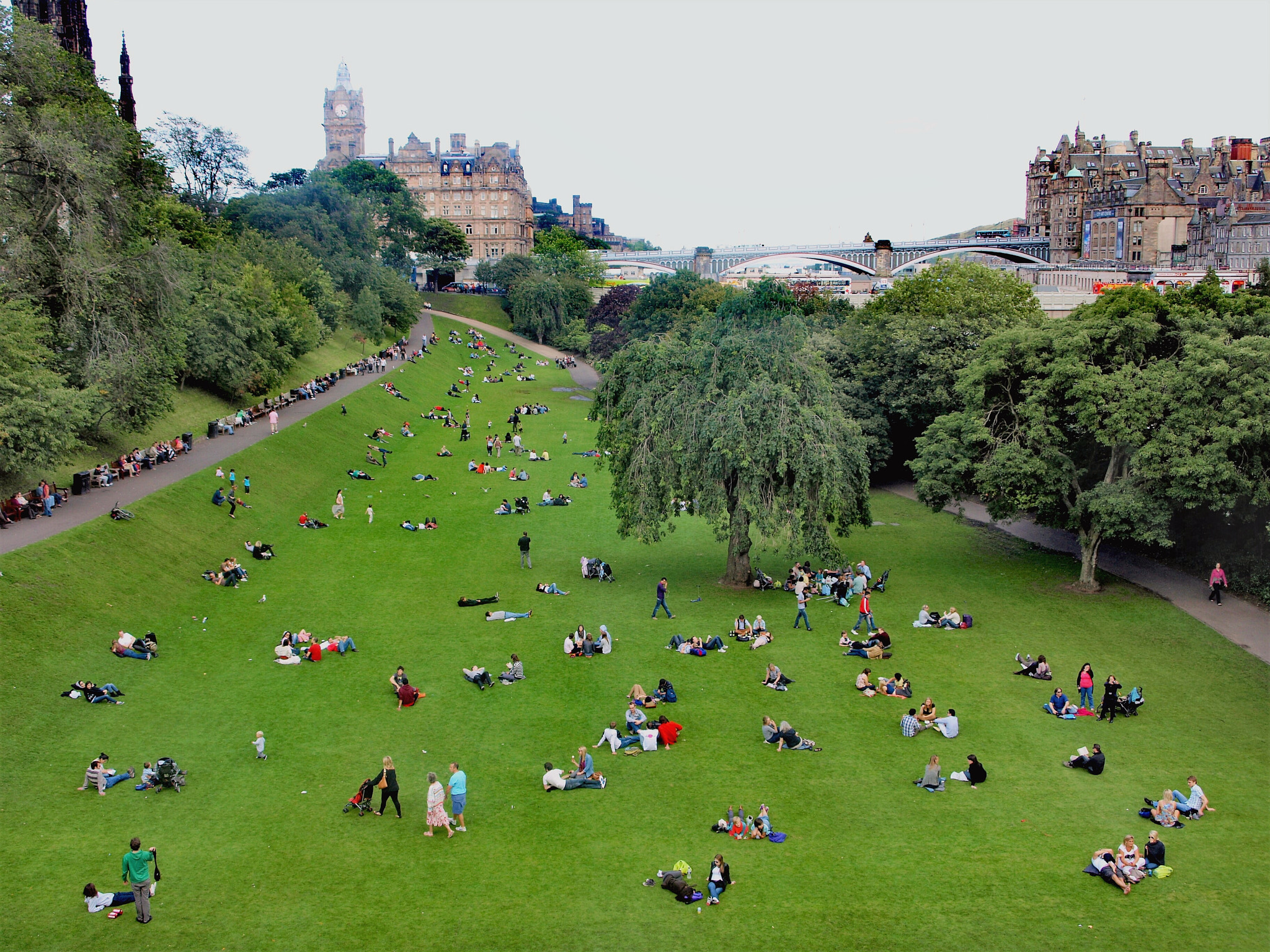 Olympus E-410 (EVOLT E-410) sample photo. Edinburgh photography