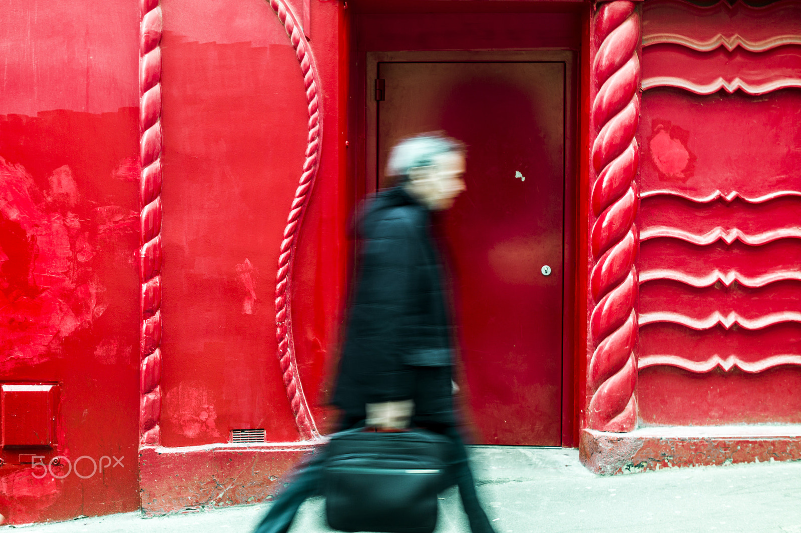 Leica M9 + Elmar-M 50mm f/2.8 sample photo. Street photography