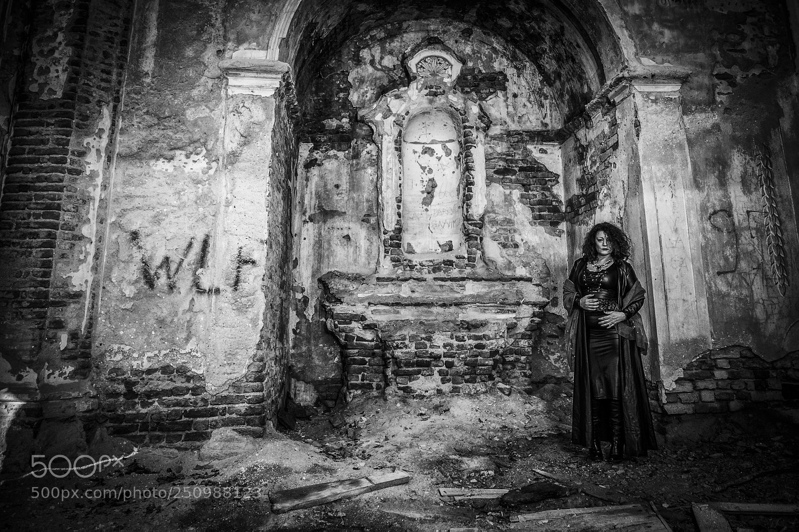 Nikon D700 sample photo. Anna and the abandoned photography