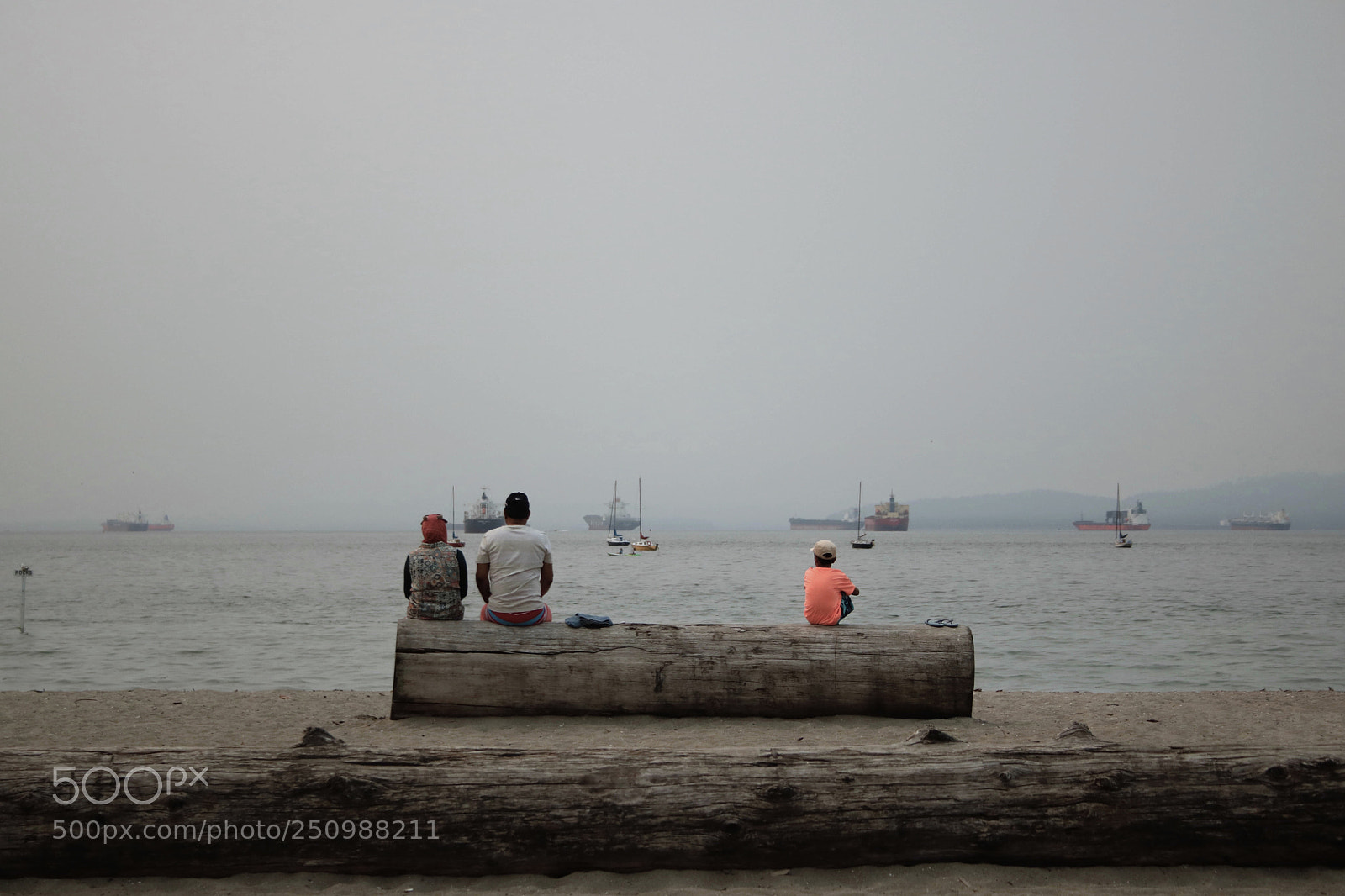 Canon EOS 760D (EOS Rebel T6s / EOS 8000D) sample photo. Alone on the beach photography