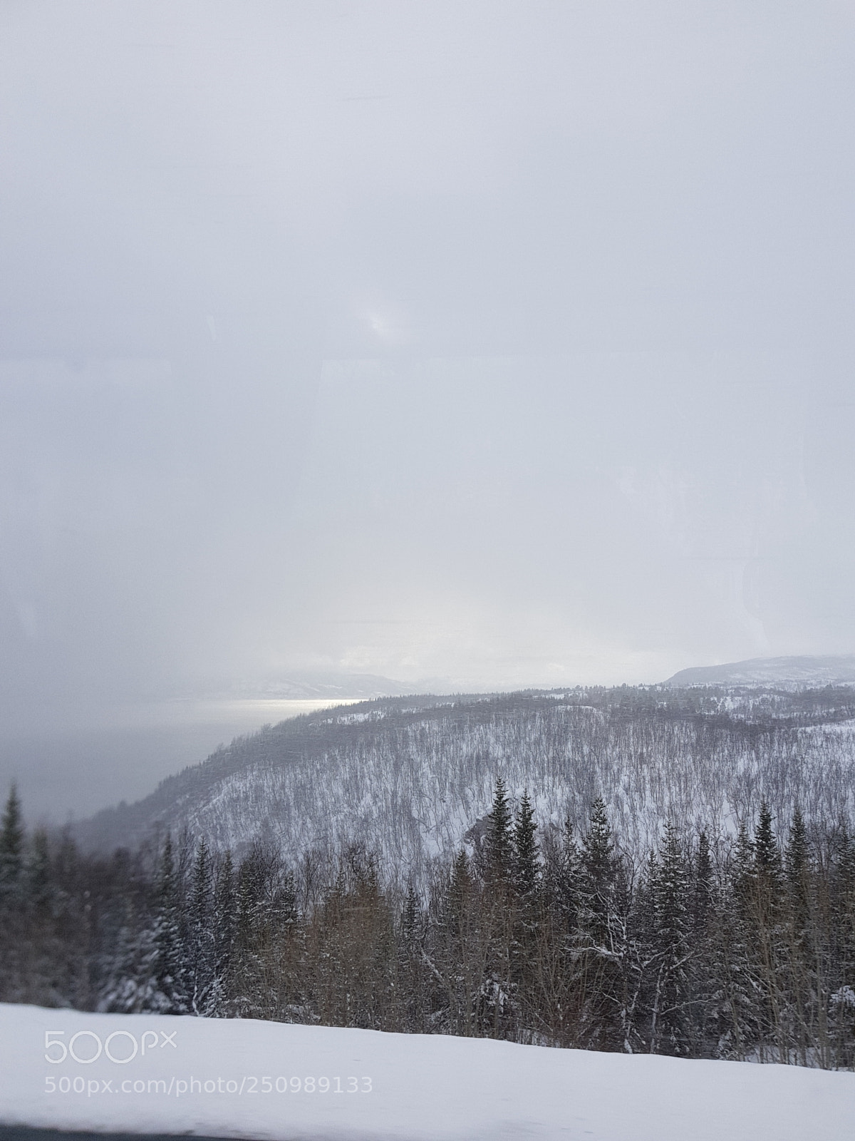 Samsung Galaxy S8 sample photo. Sun and snow photography
