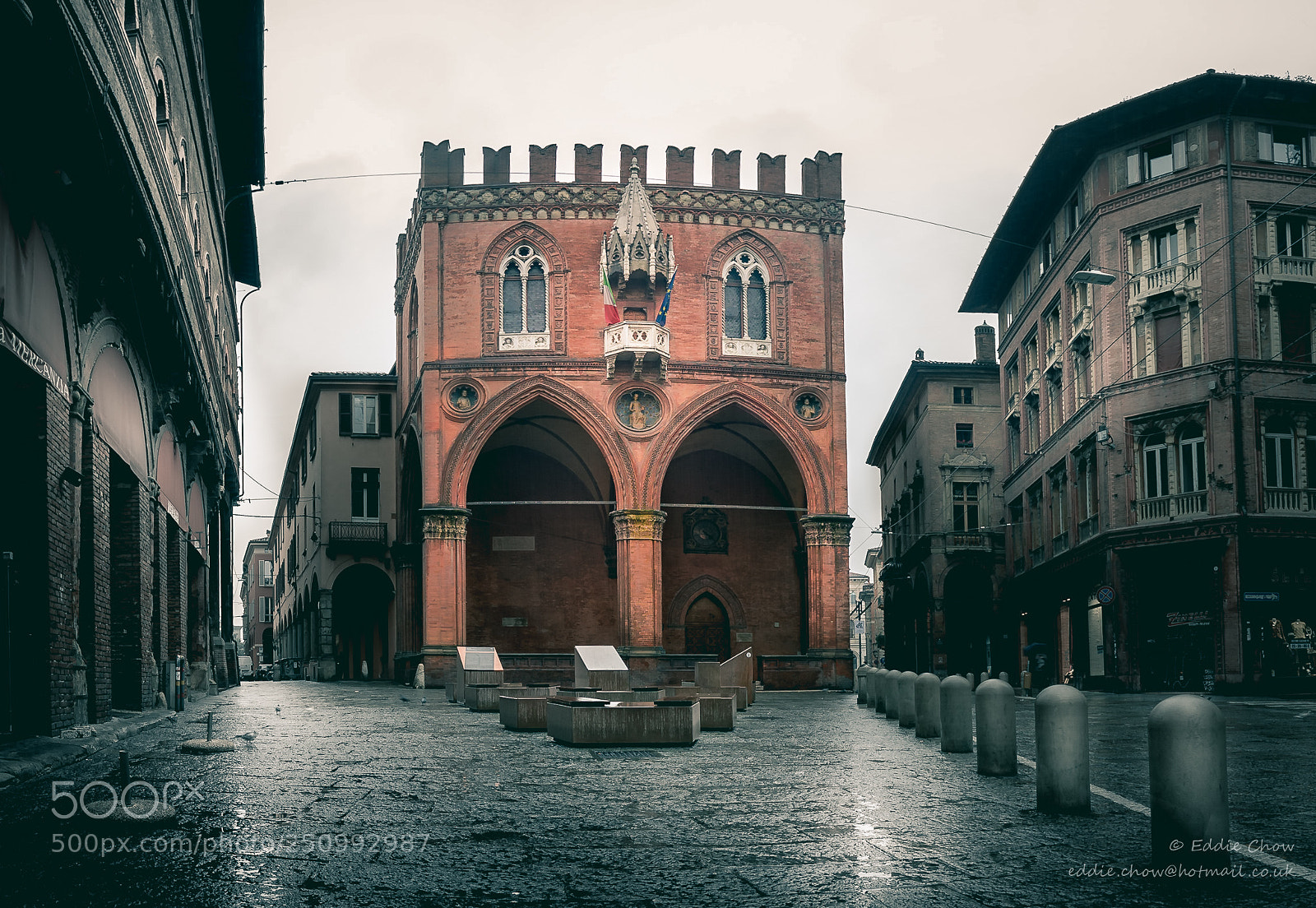 Sony a7R II sample photo. Bologna 2 - palazzo photography