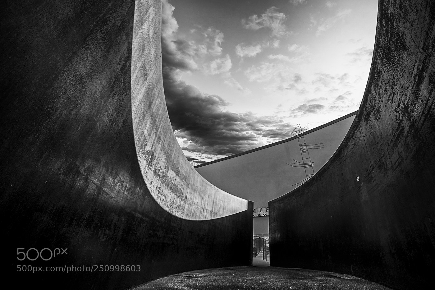 Sony a6000 sample photo. Richard serra plastic photography