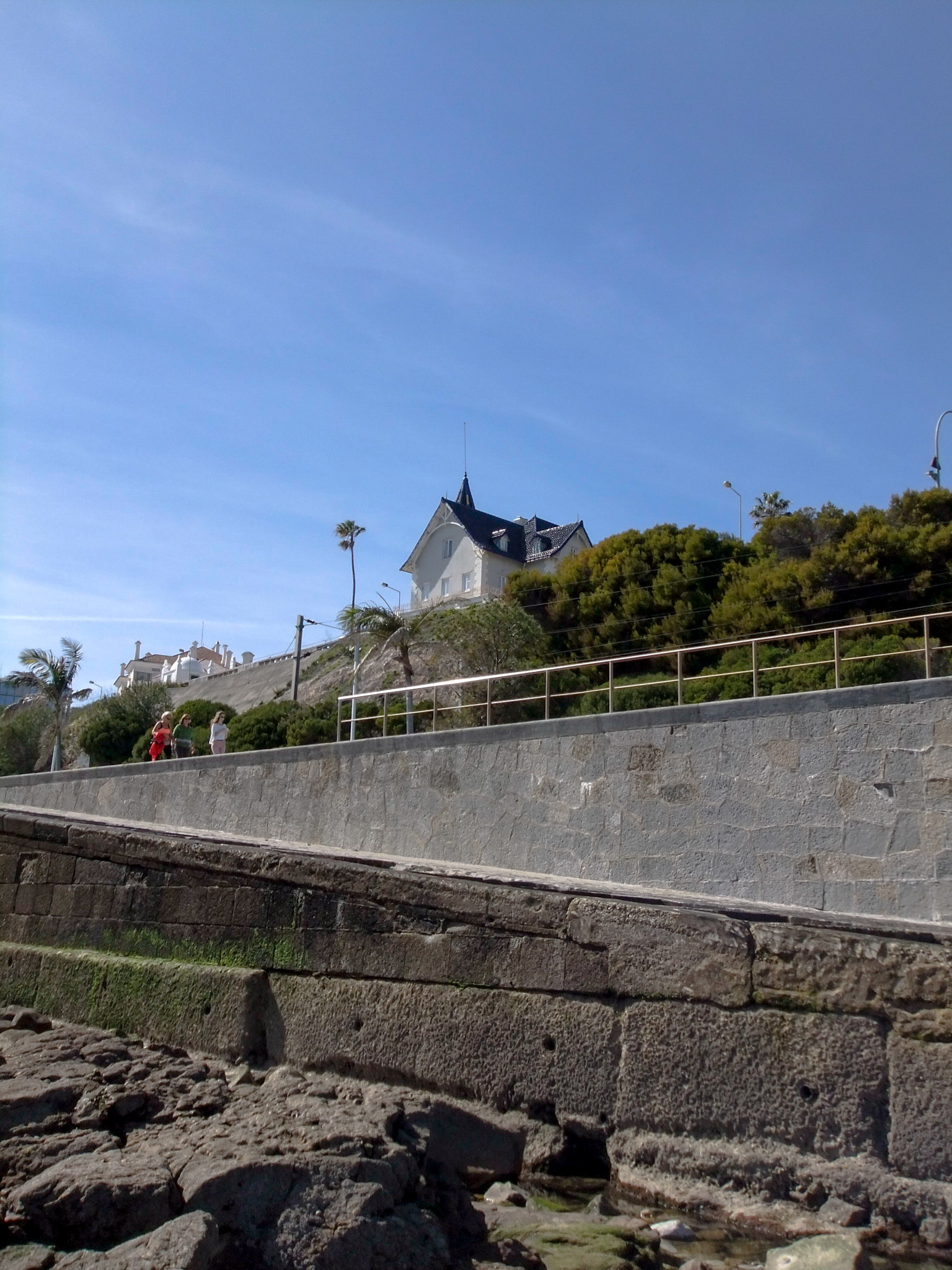 FujiFilm FinePix Z800EXR (FinePix Z808EXR) sample photo. House on the hilltop photography