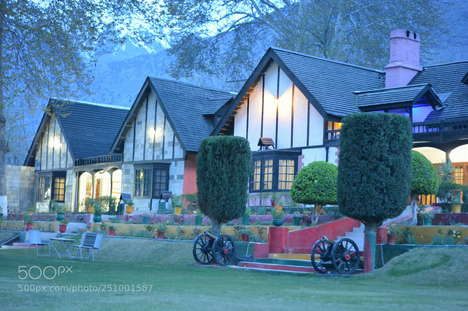 Nikon D5200 sample photo. Huts photography