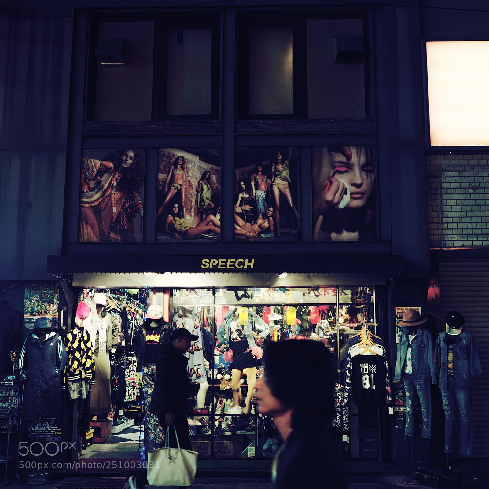 Olympus OM-D E-M1 sample photo. Night shopping！ photography