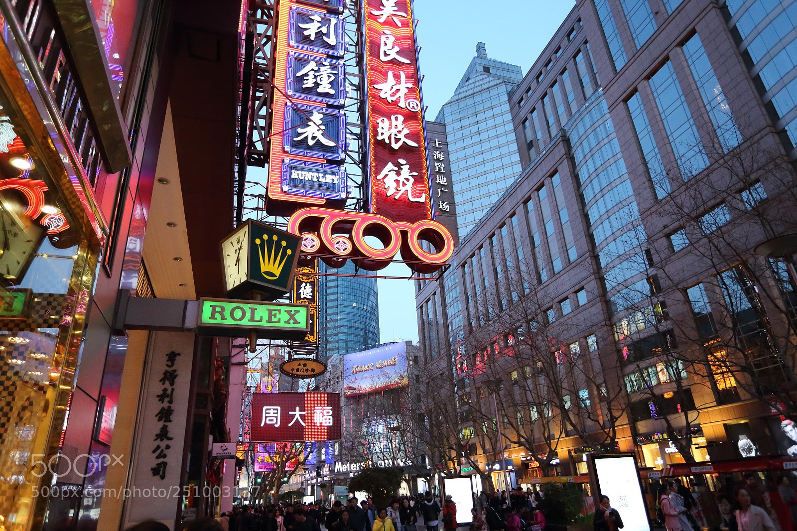 Canon EOS 6D + Canon EF 17-40mm F4L USM sample photo. 热闹 photography