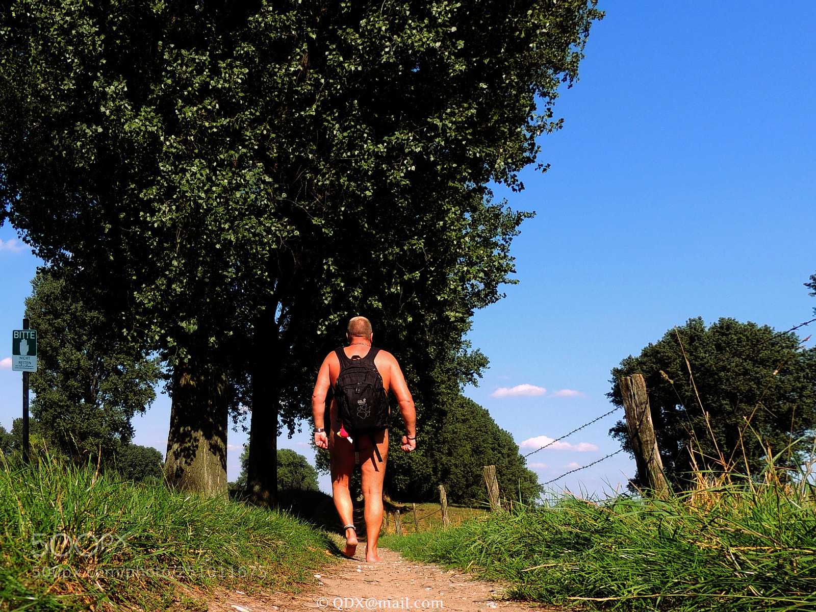 Nikon Coolpix P510 sample photo. The nude hiker photography