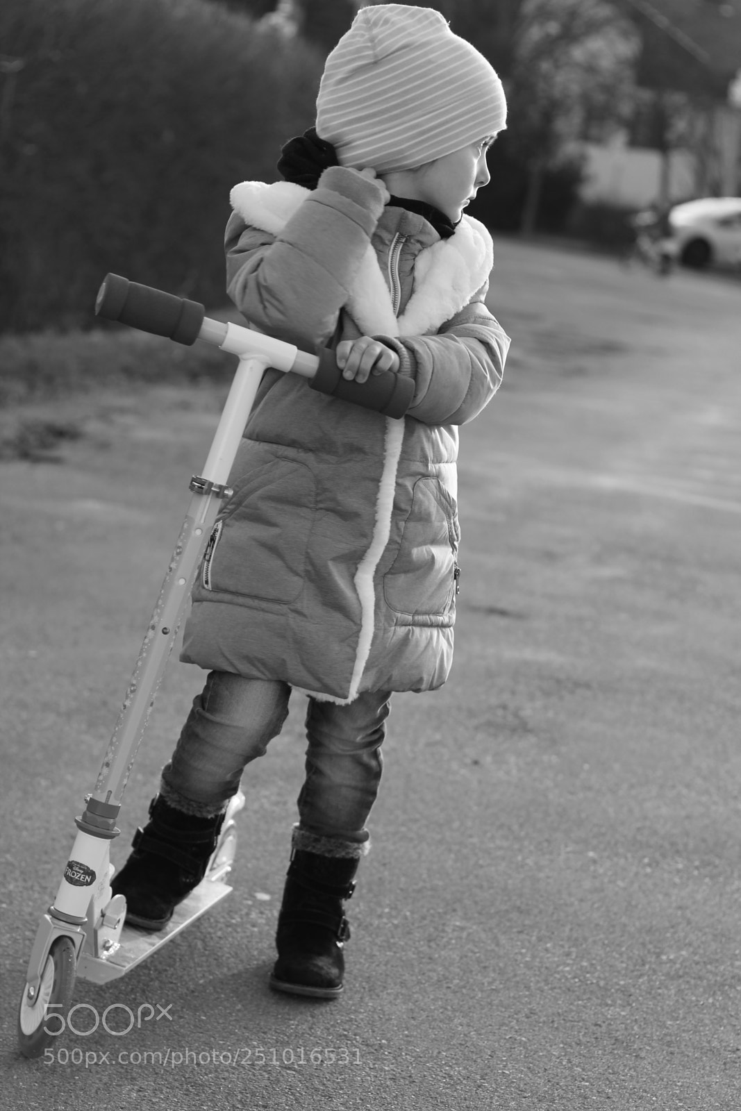 Canon EOS 550D (EOS Rebel T2i / EOS Kiss X4) + Canon EF 50mm F1.8 II sample photo. Princess at the sport photography