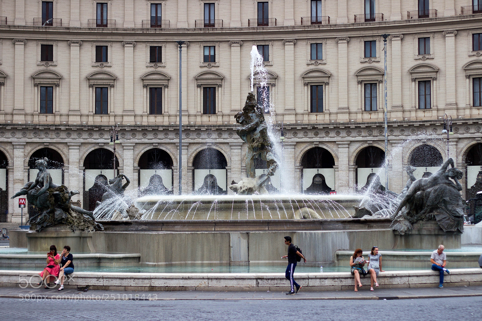 Canon EOS 600D (Rebel EOS T3i / EOS Kiss X5) sample photo. Roman symmetry photography