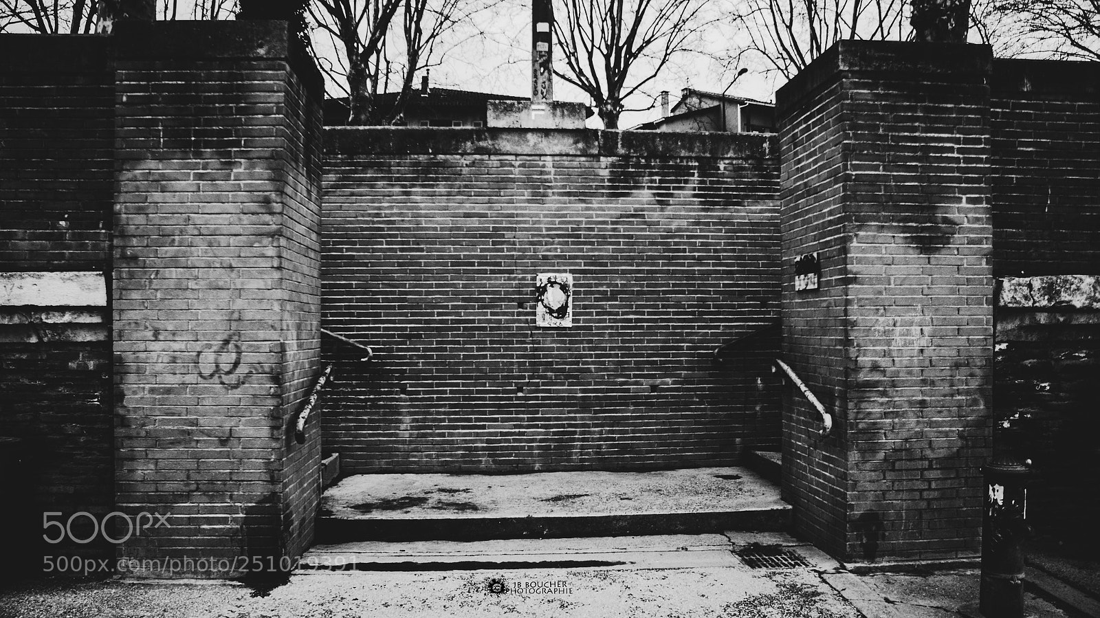 Sony Alpha DSLR-A200 sample photo. Brick wall photography