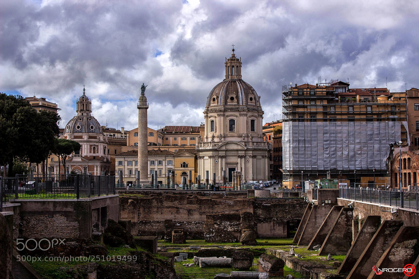 Canon EOS 600D (Rebel EOS T3i / EOS Kiss X5) sample photo. Roman forum photography