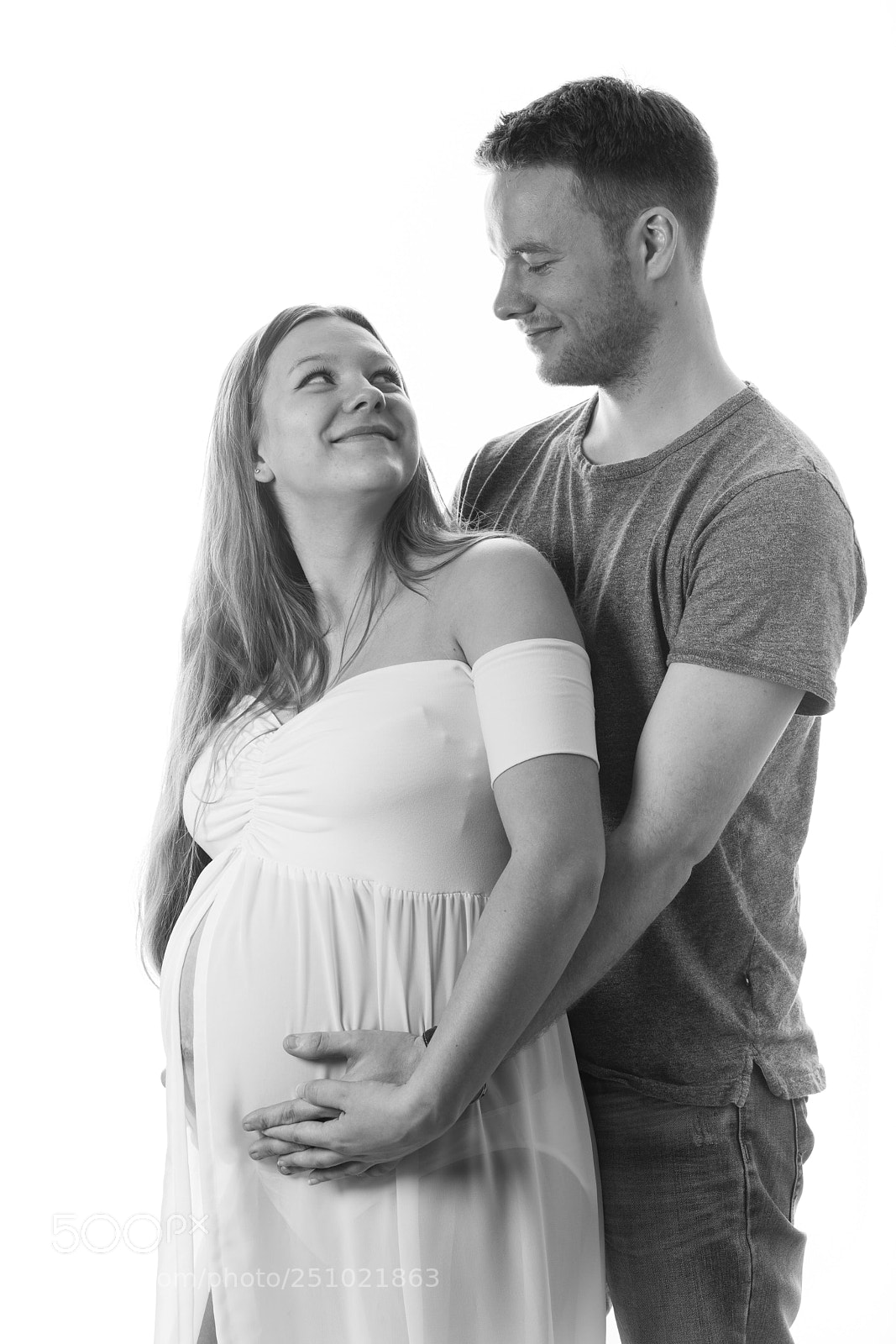 Canon EOS 5D Mark II sample photo. Pregnant couples photography
