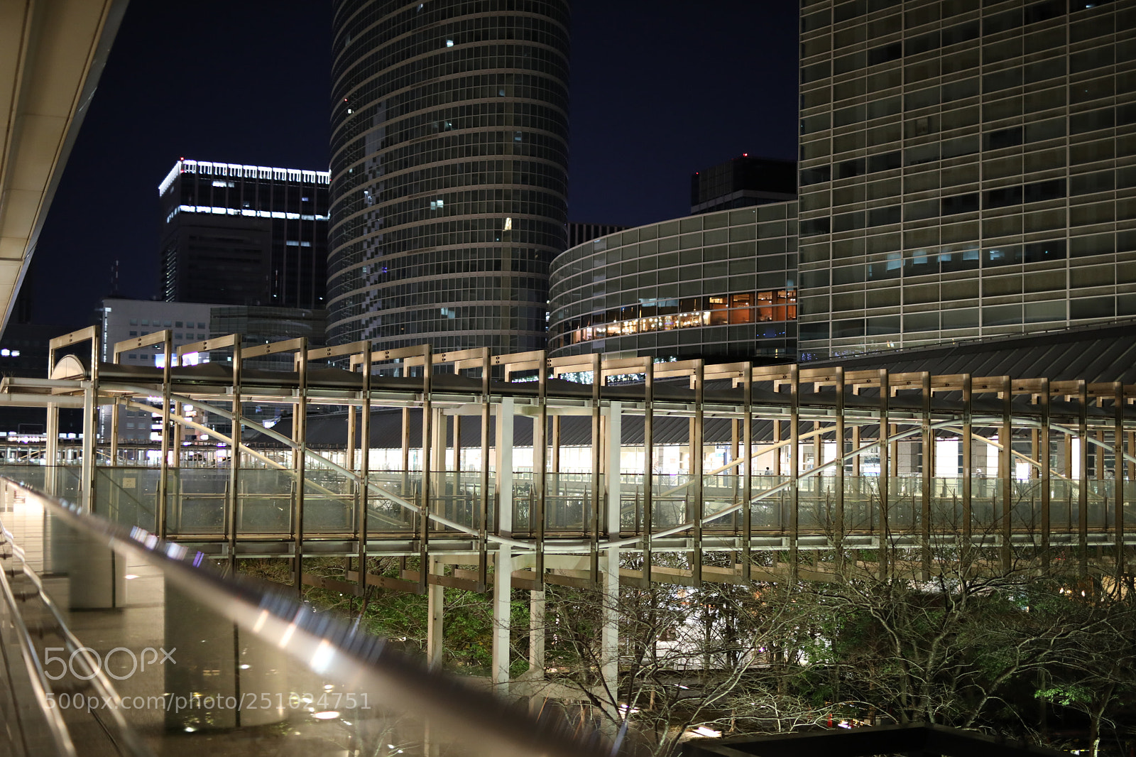 Canon EOS 5D Mark IV sample photo. Tokyo buildings photography