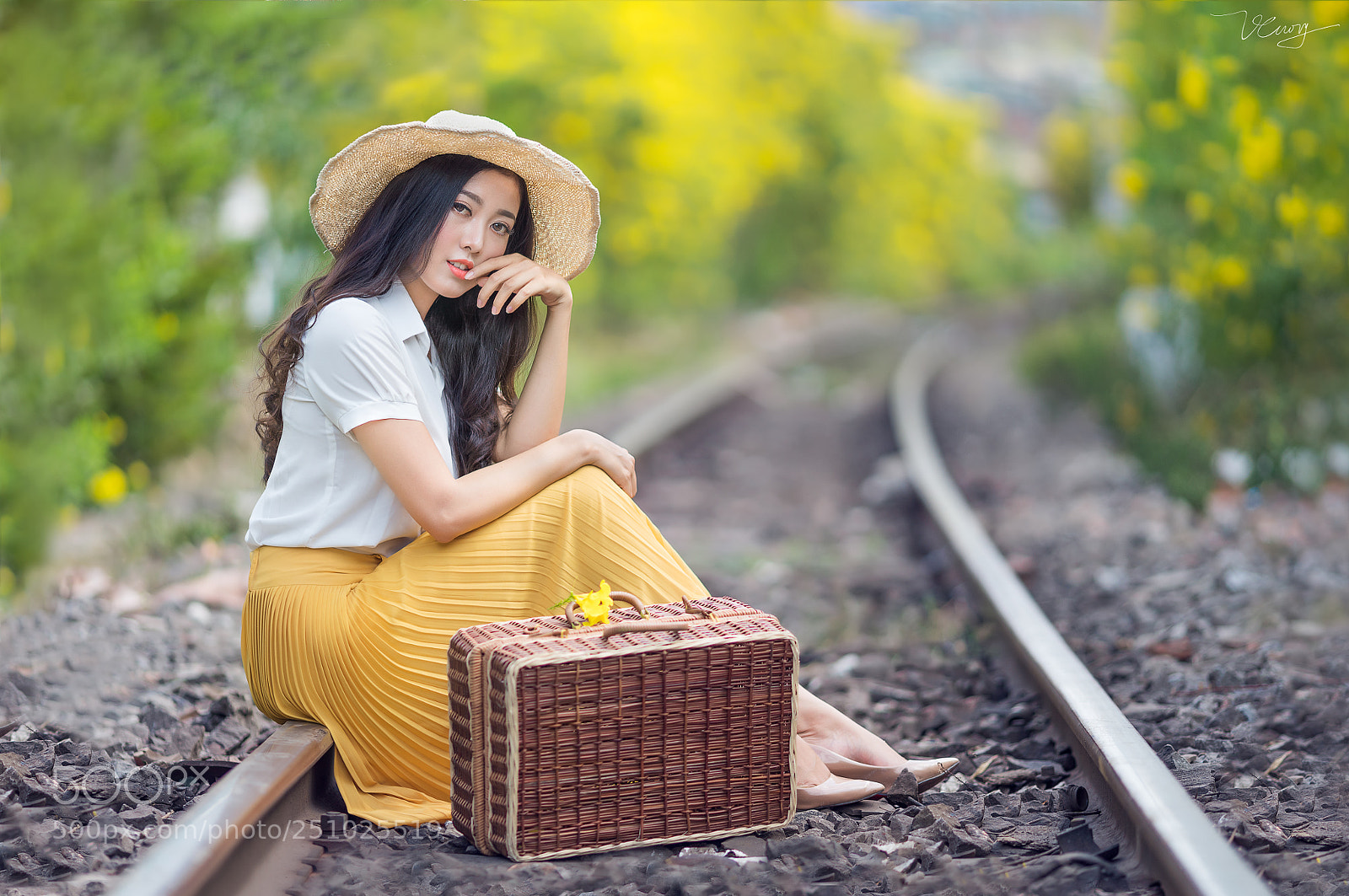 Sony a7R III sample photo. Hello monday photography