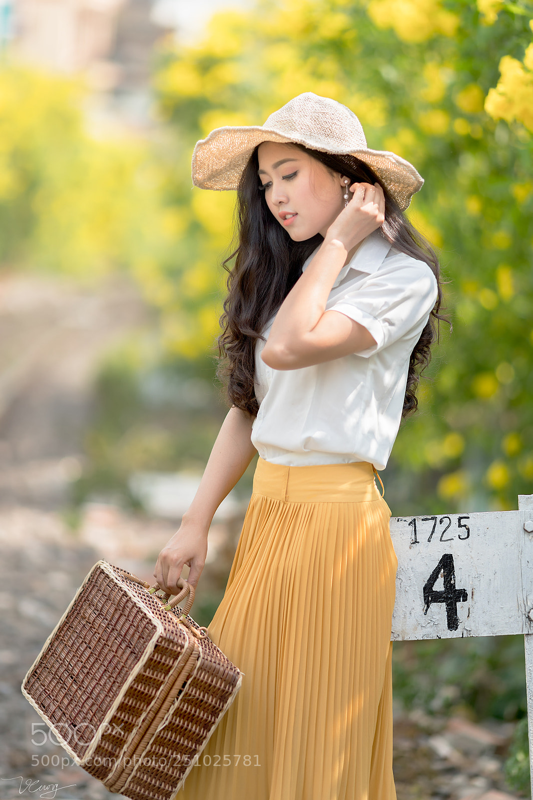 Sony a7R III sample photo. Hello monday ! photography