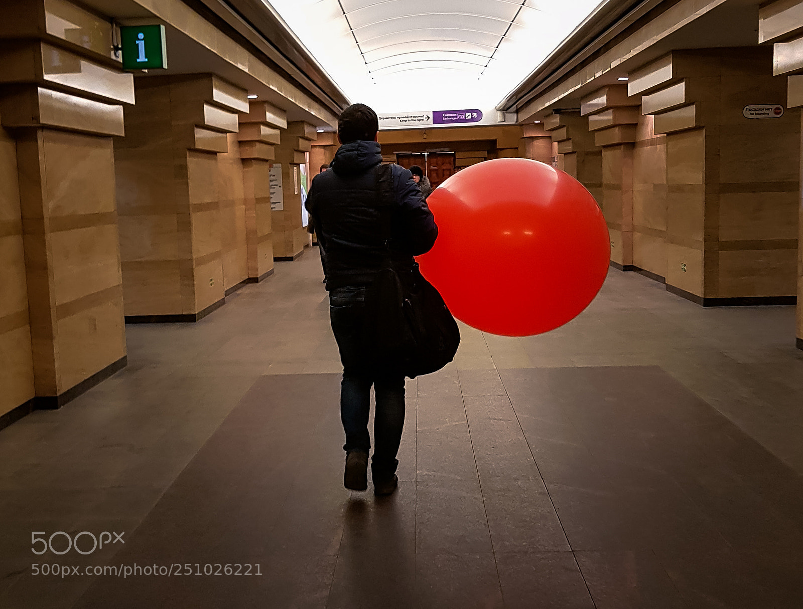 Samsung Galaxy S8+ sample photo. The red balloon journey photography