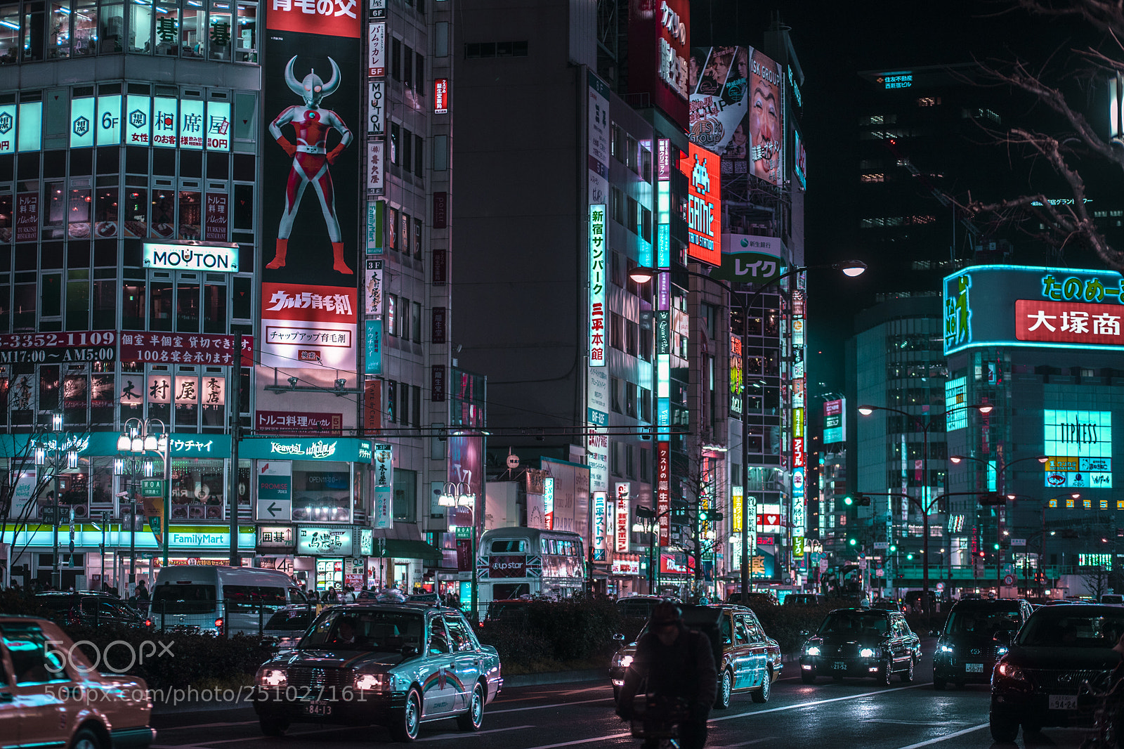 Canon EOS 6D Mark II sample photo. Night shinjuku photography