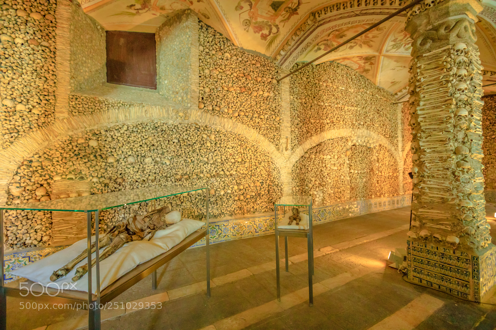 Canon EOS 5D Mark IV sample photo. Capela dos ossos evora photography