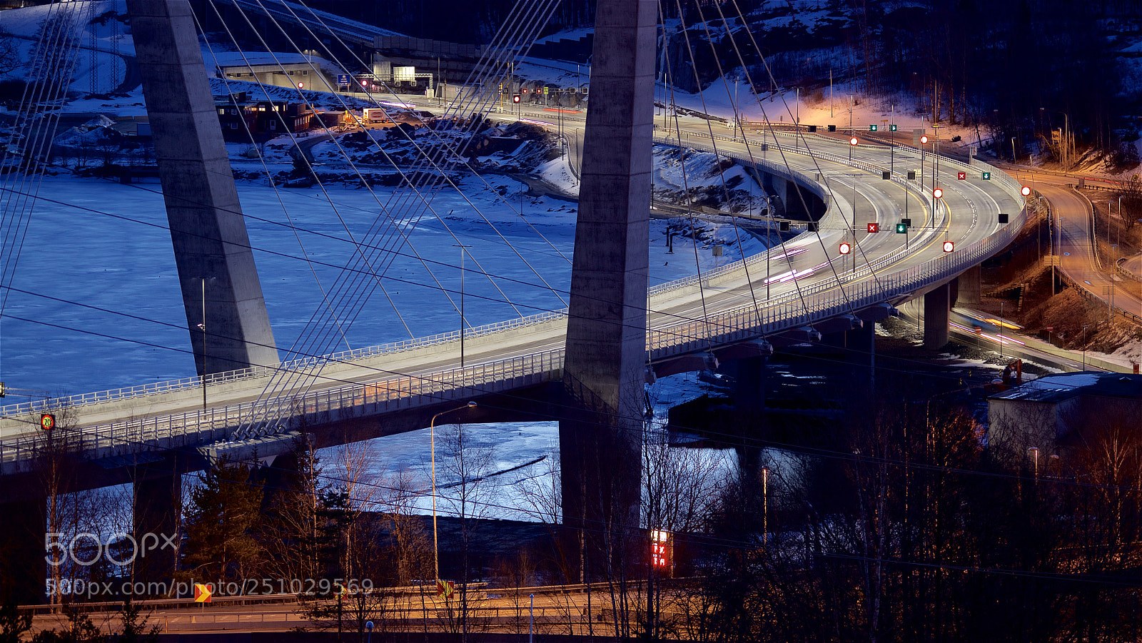 Canon EOS 5D Mark II sample photo. Modern technology photography