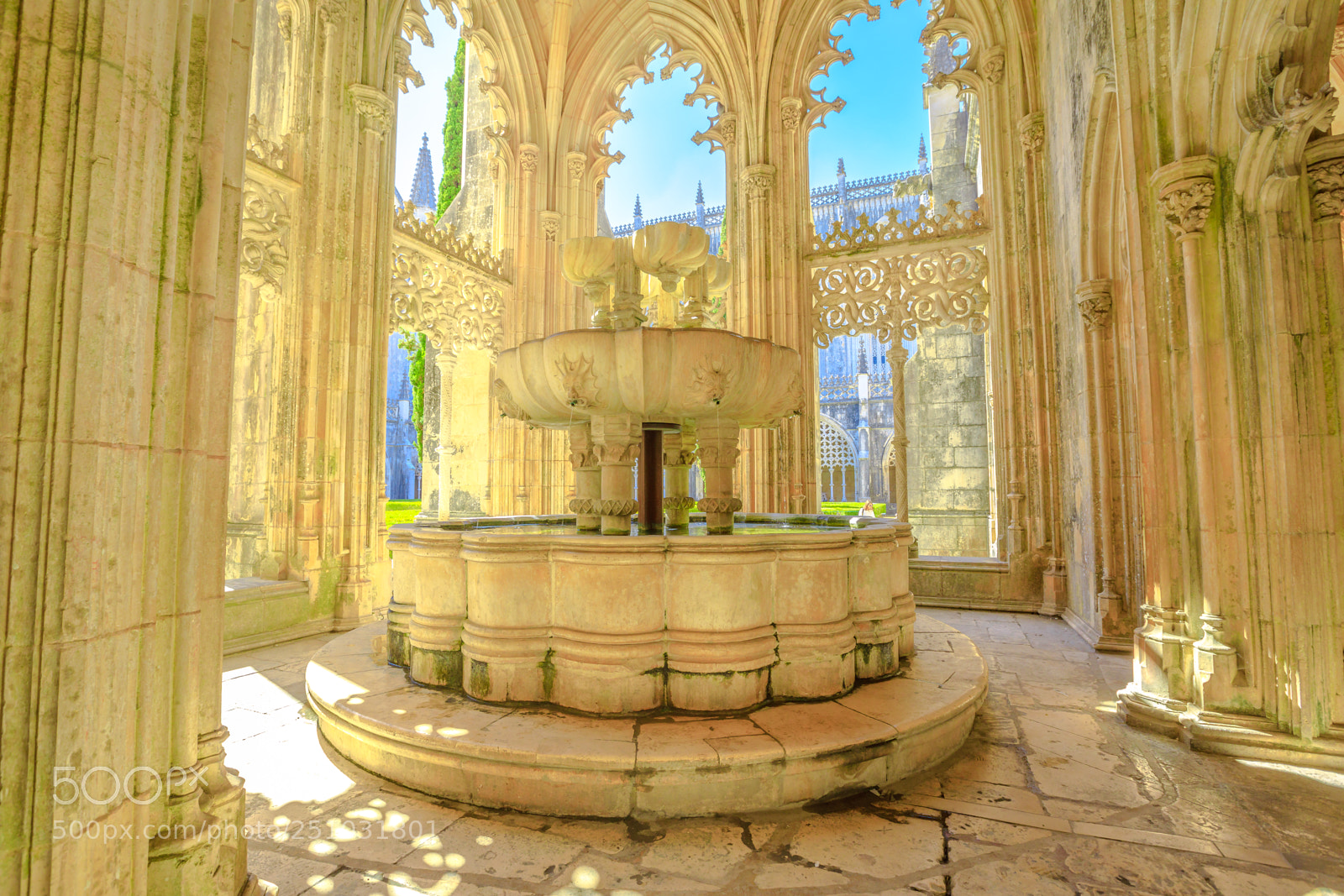 Canon EOS 5D Mark IV sample photo. Lavatory at batalha monastery photography