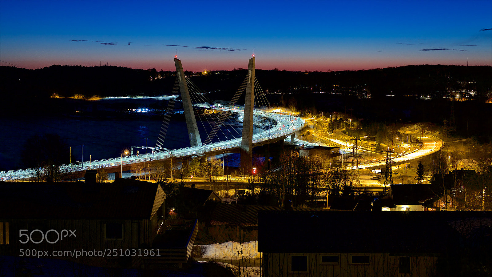 Canon EOS 5D Mark II sample photo. Modern bridge photography