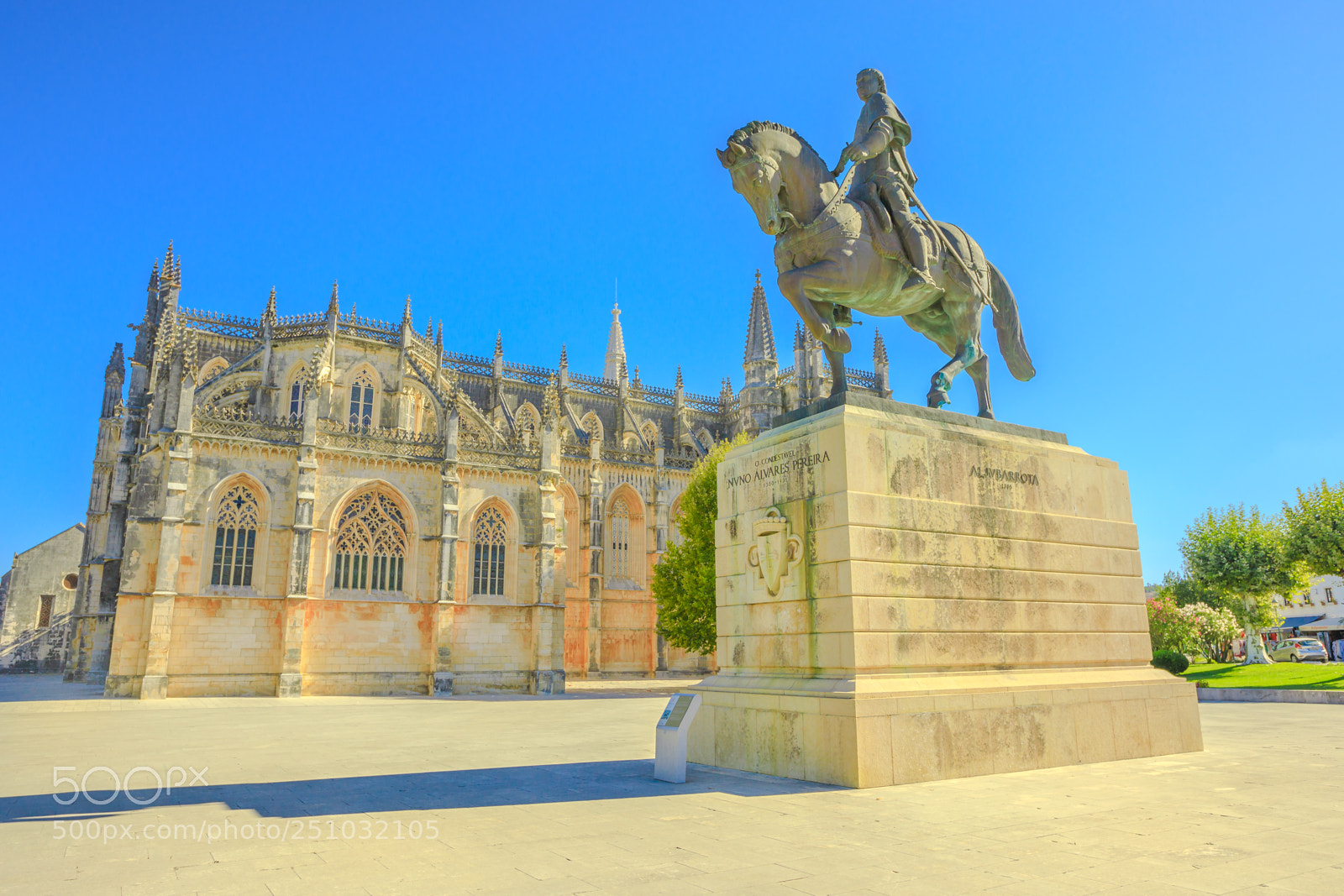 Canon EOS 5D Mark IV sample photo. Manastery batalha equestrian statue photography
