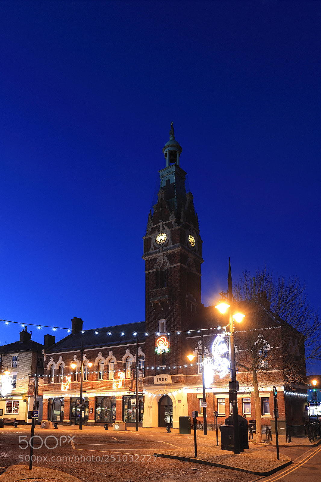 Canon EOS 5D Mark II sample photo. Christmas tree lights at photography