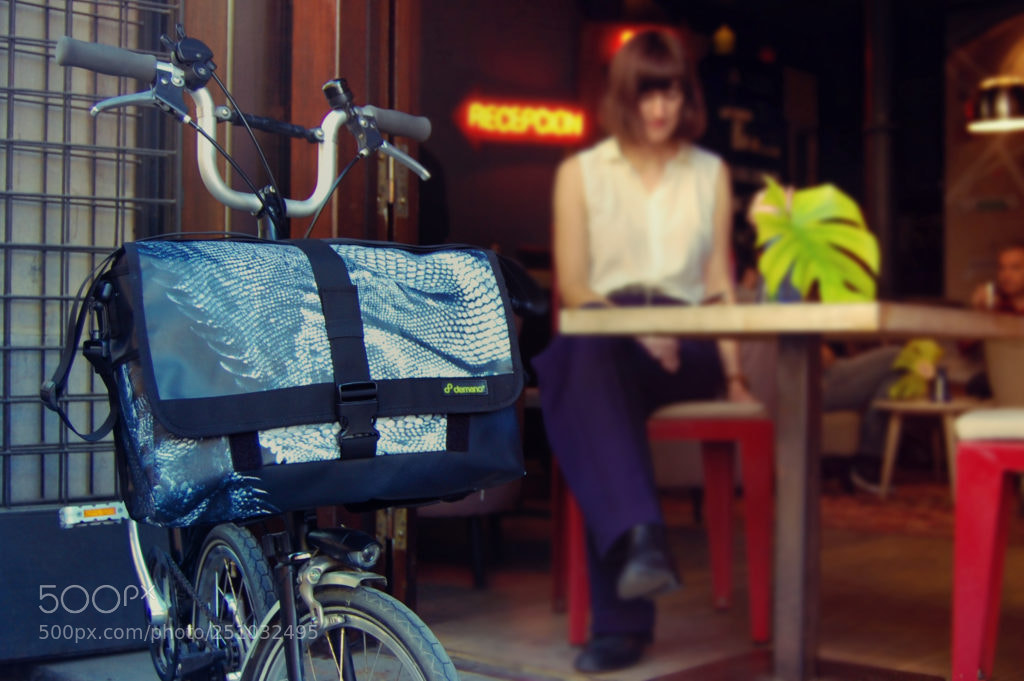 Nikon D40 sample photo. Demano bag photography