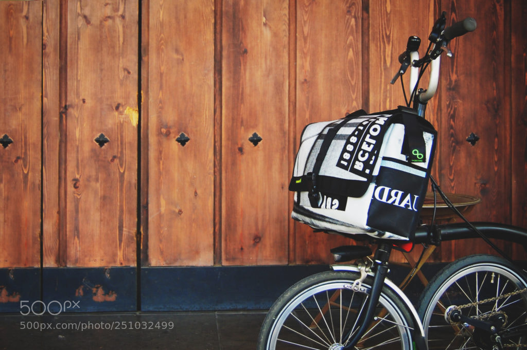 Nikon D40 sample photo. Demano bag photography