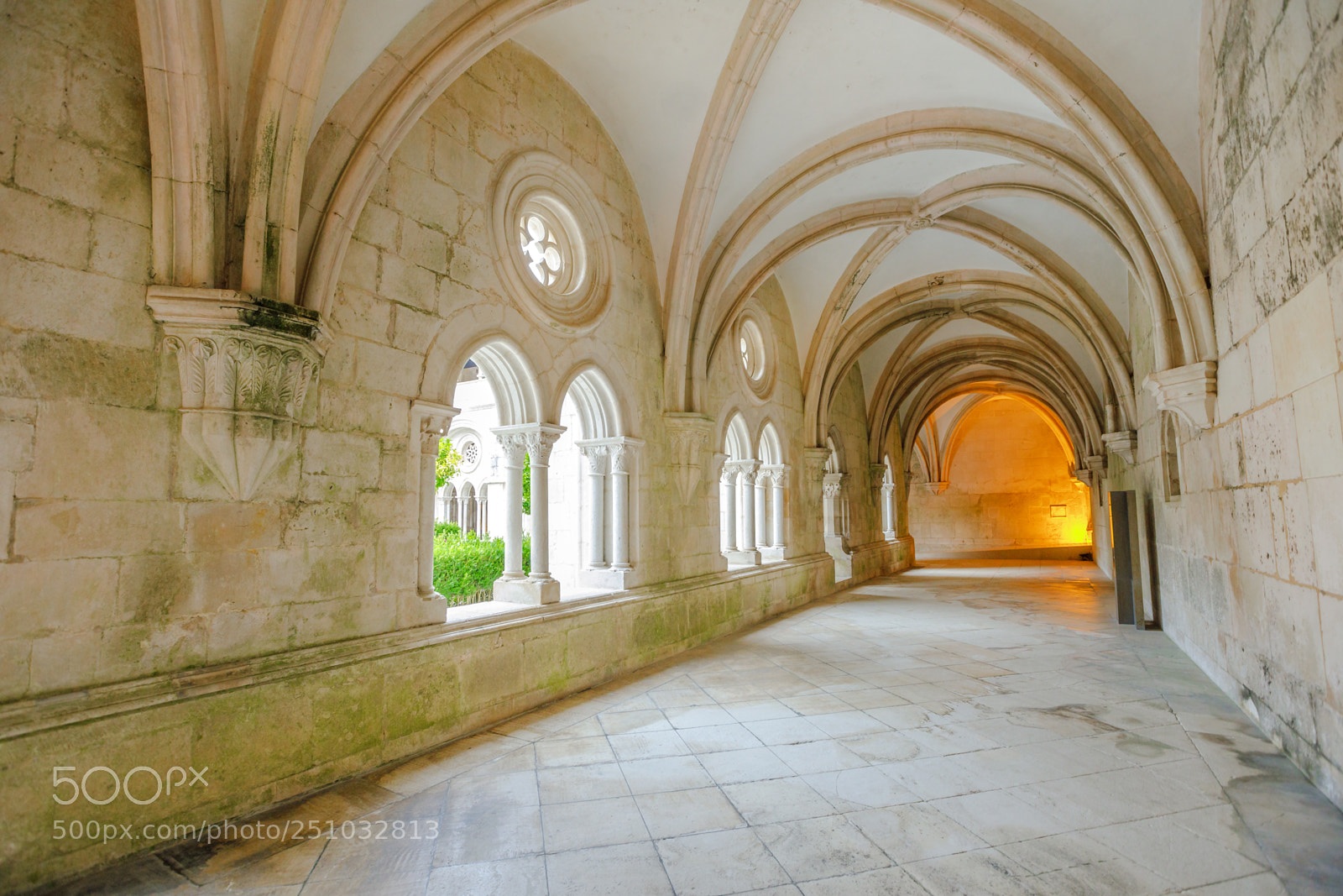 Canon EOS 5D Mark IV sample photo. Monastery of alcobaca corridor photography
