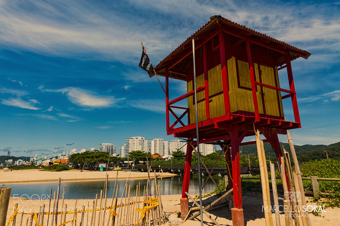 Sony Cyber-shot DSC-RX10 sample photo. O posto salva-vidas... photography