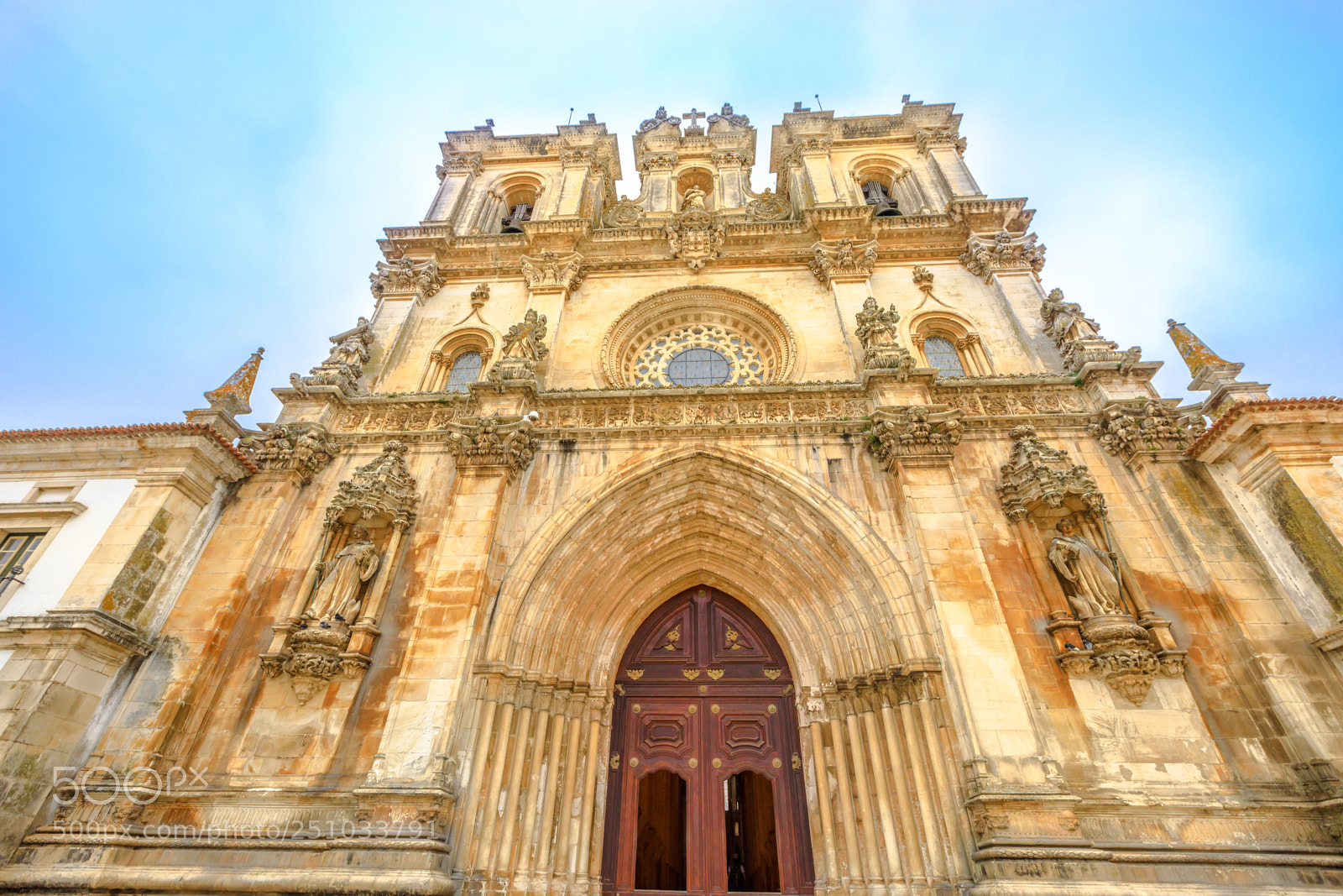 Canon EOS 5D Mark IV sample photo. Alcobaca monastery entrance photography