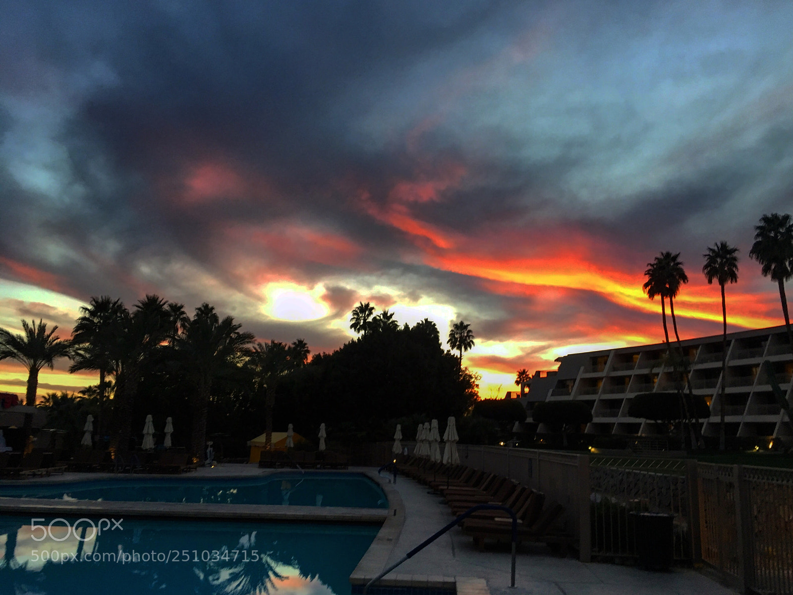 Apple iPhone 6s sample photo. Sunset at the phoenician photography