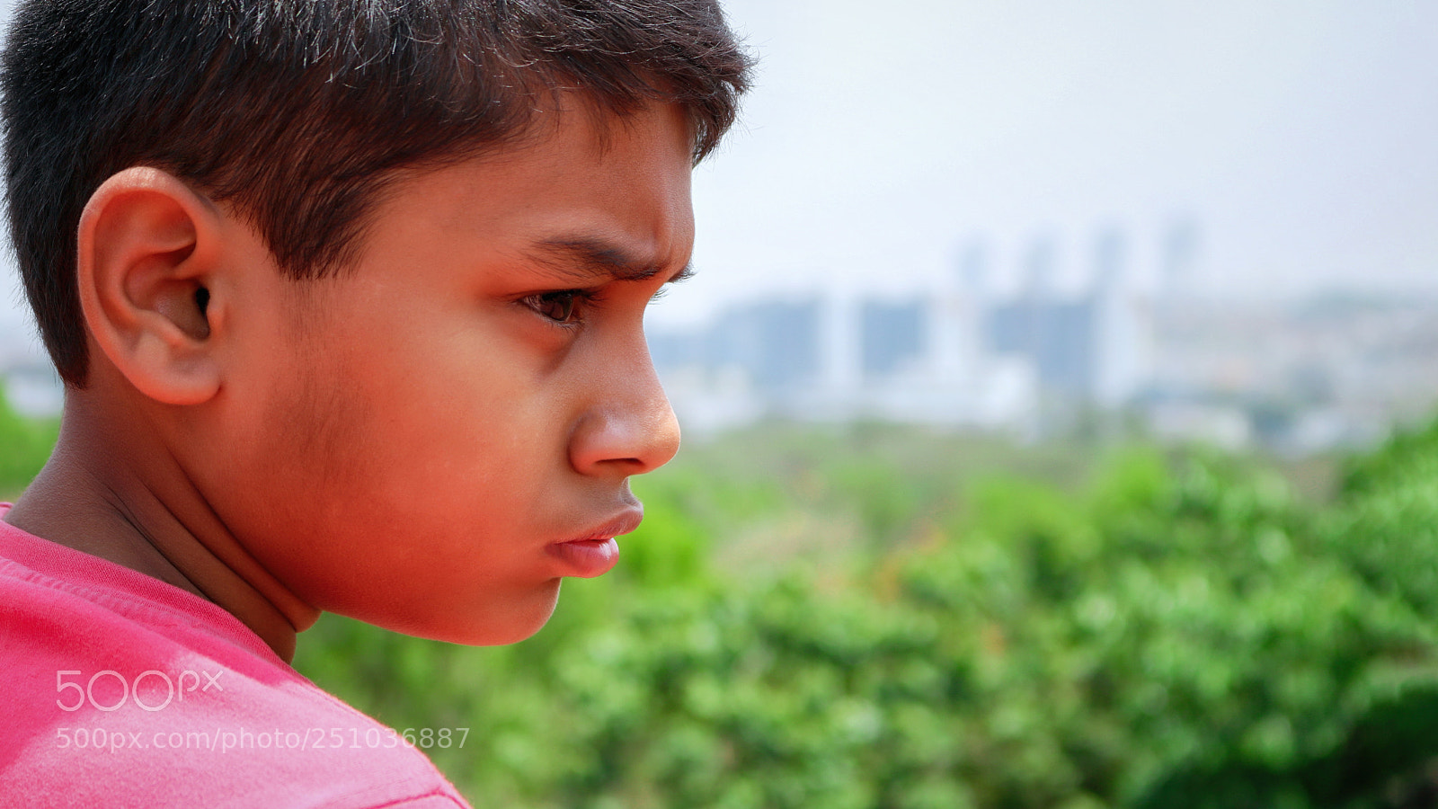Canon EOS 750D (EOS Rebel T6i / EOS Kiss X8i) sample photo. Serious kid photography
