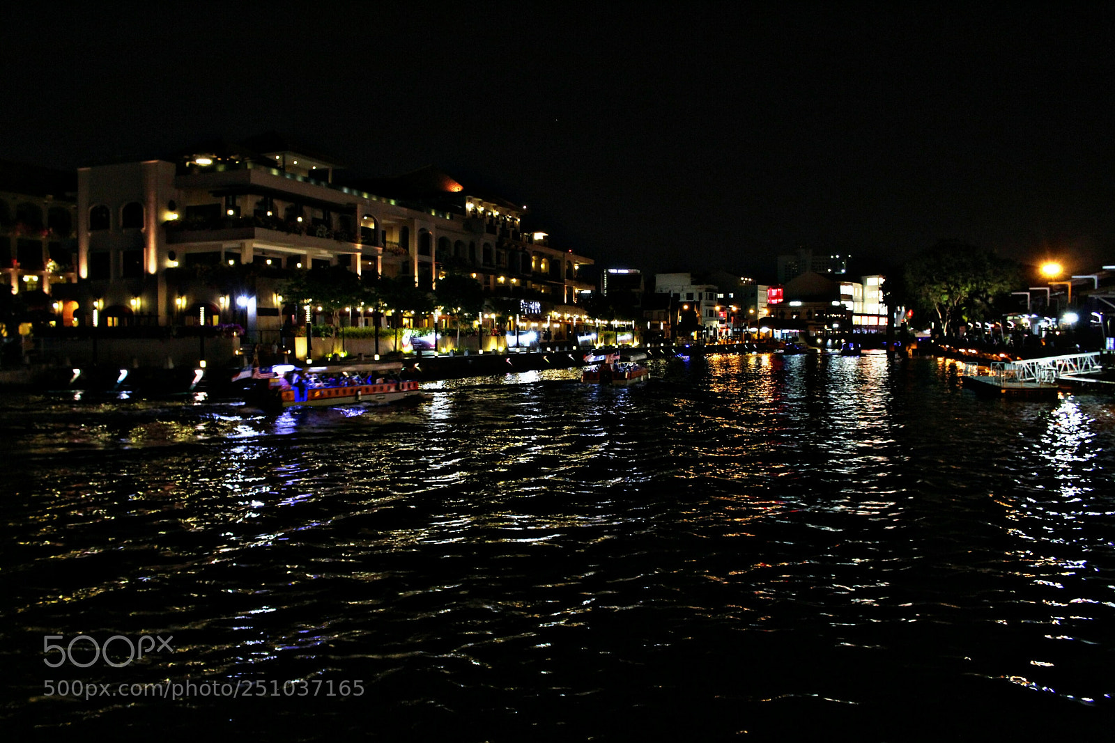Canon EOS 1300D (EOS Rebel T6 / EOS Kiss X80) sample photo. Night waterway photography