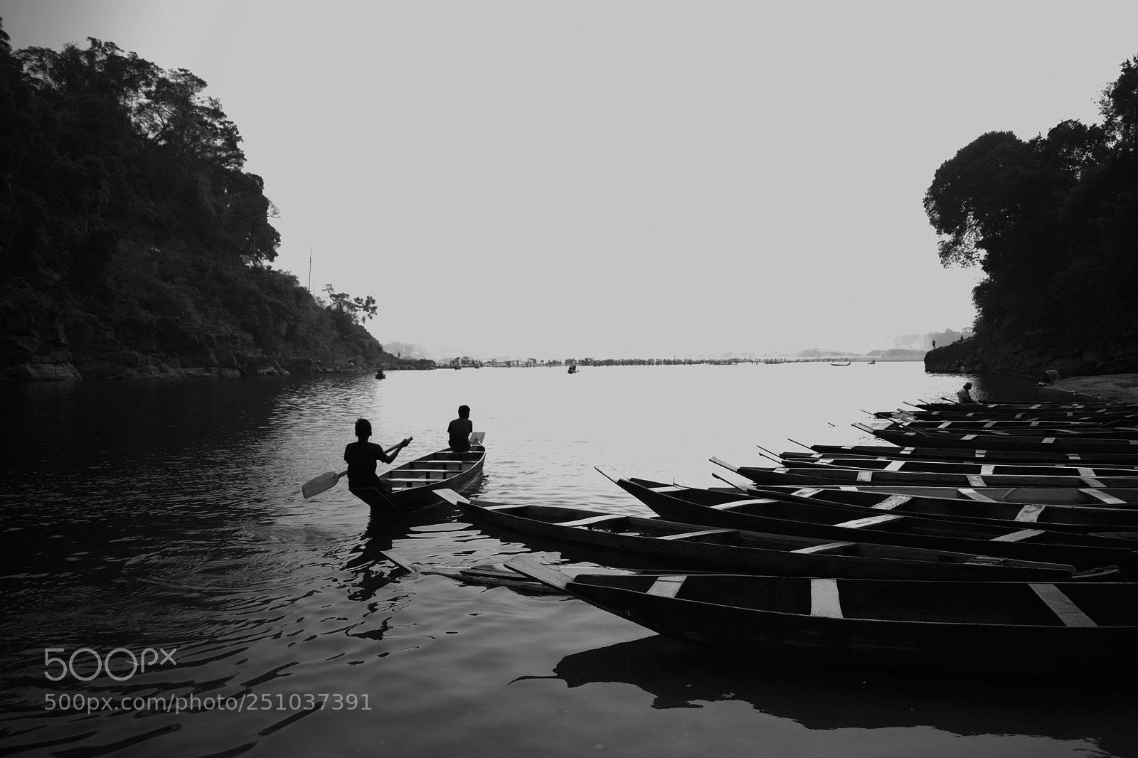 Nikon D5300 sample photo. The monochromatic border  photography