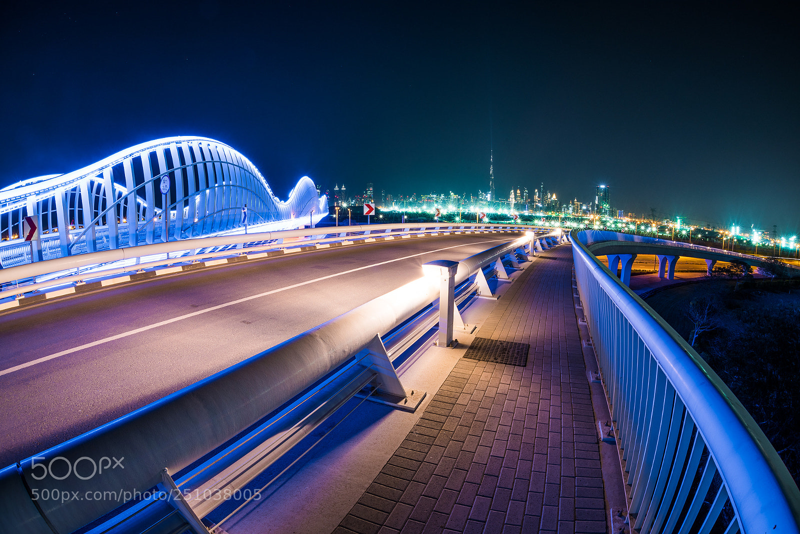 Nikon D810 sample photo. Right turn photography
