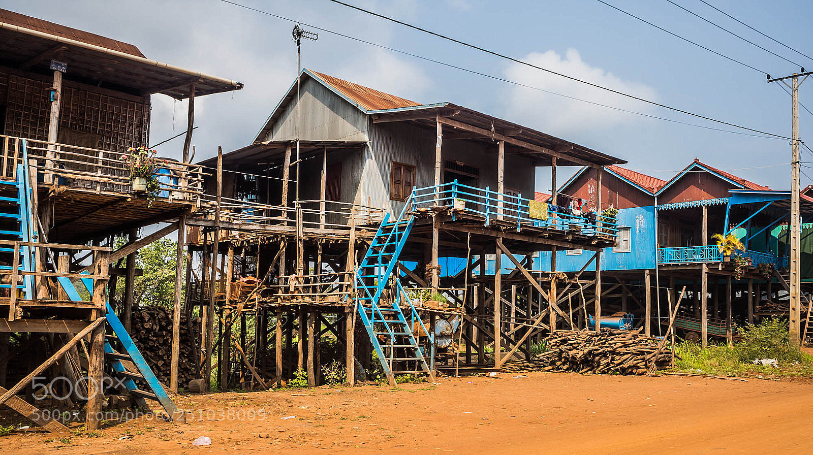 Olympus OM-D E-M5 sample photo. Stilted houses of tonle photography