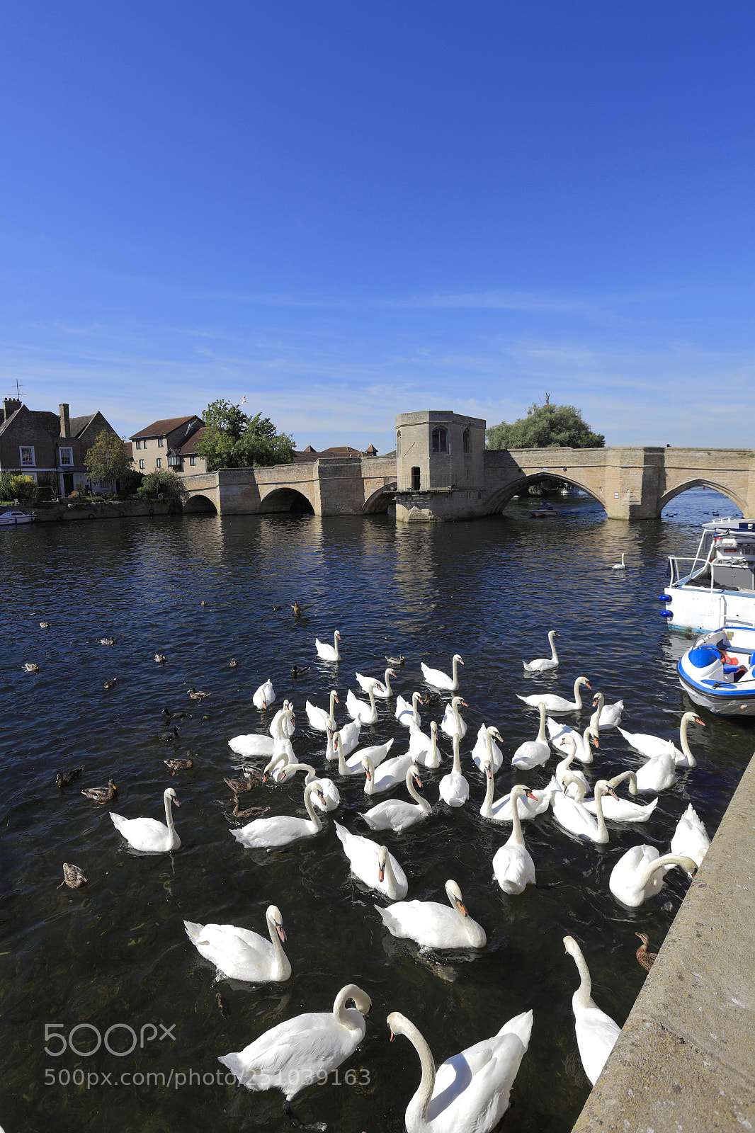 Canon EOS 5D Mark II sample photo. Boats on the river photography