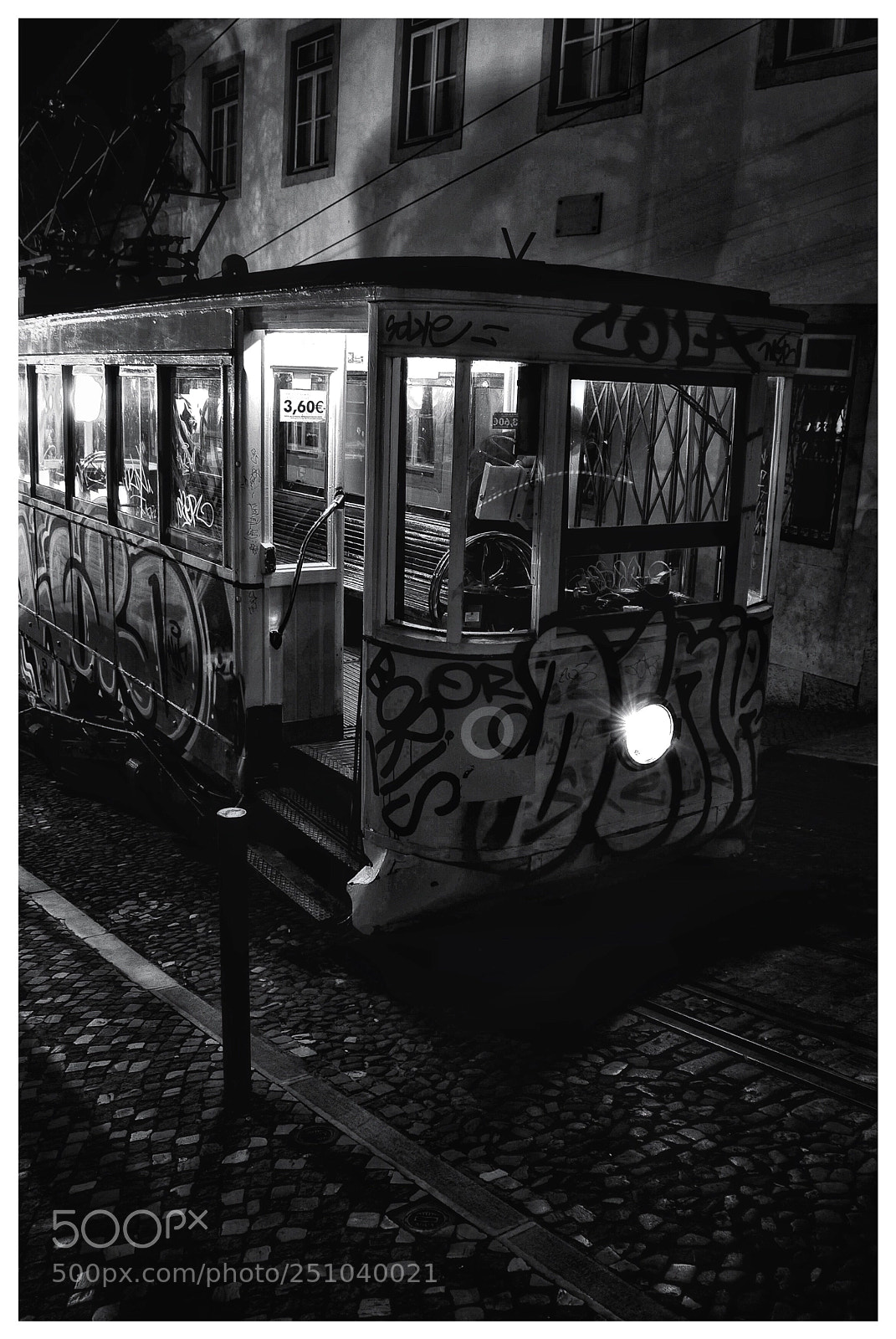 Nikon D60 sample photo. A graffiti tram in photography